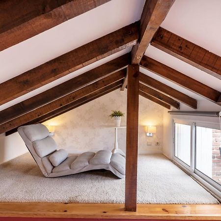 Ferienwohnung Guestready - Fantastic Rustic Duplex With Terrace Lisboa Exterior foto