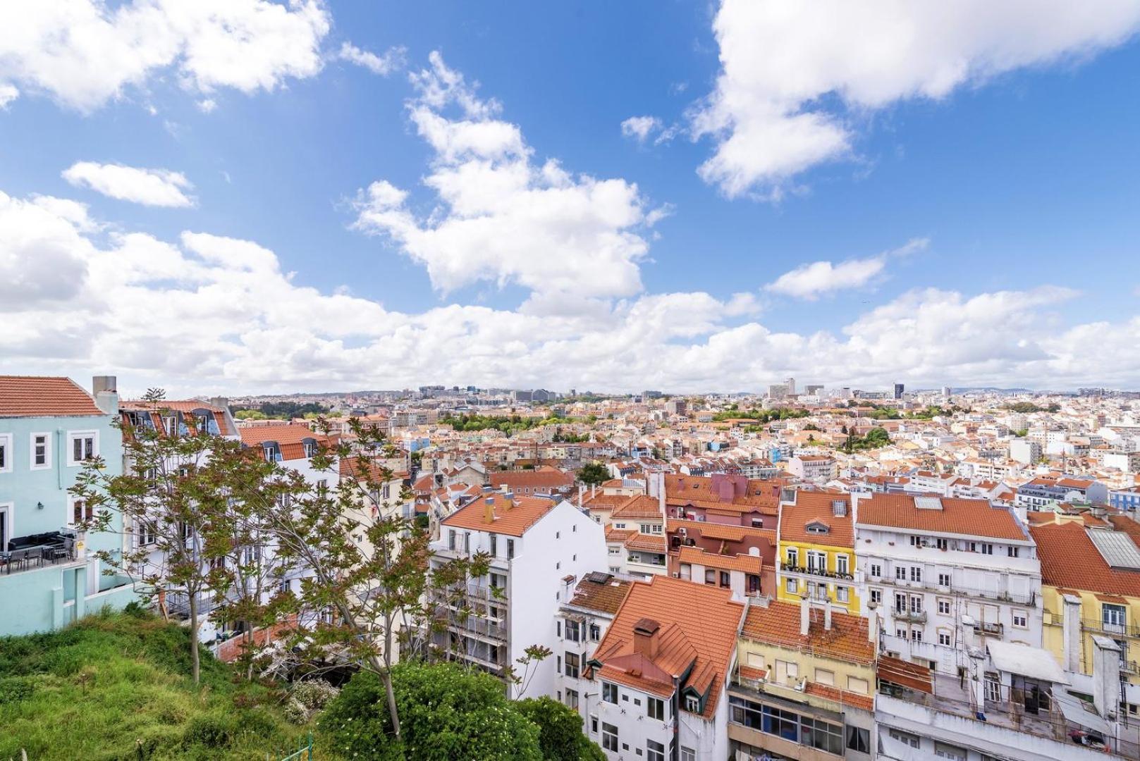 Ferienwohnung Guestready - Fantastic Rustic Duplex With Terrace Lisboa Exterior foto