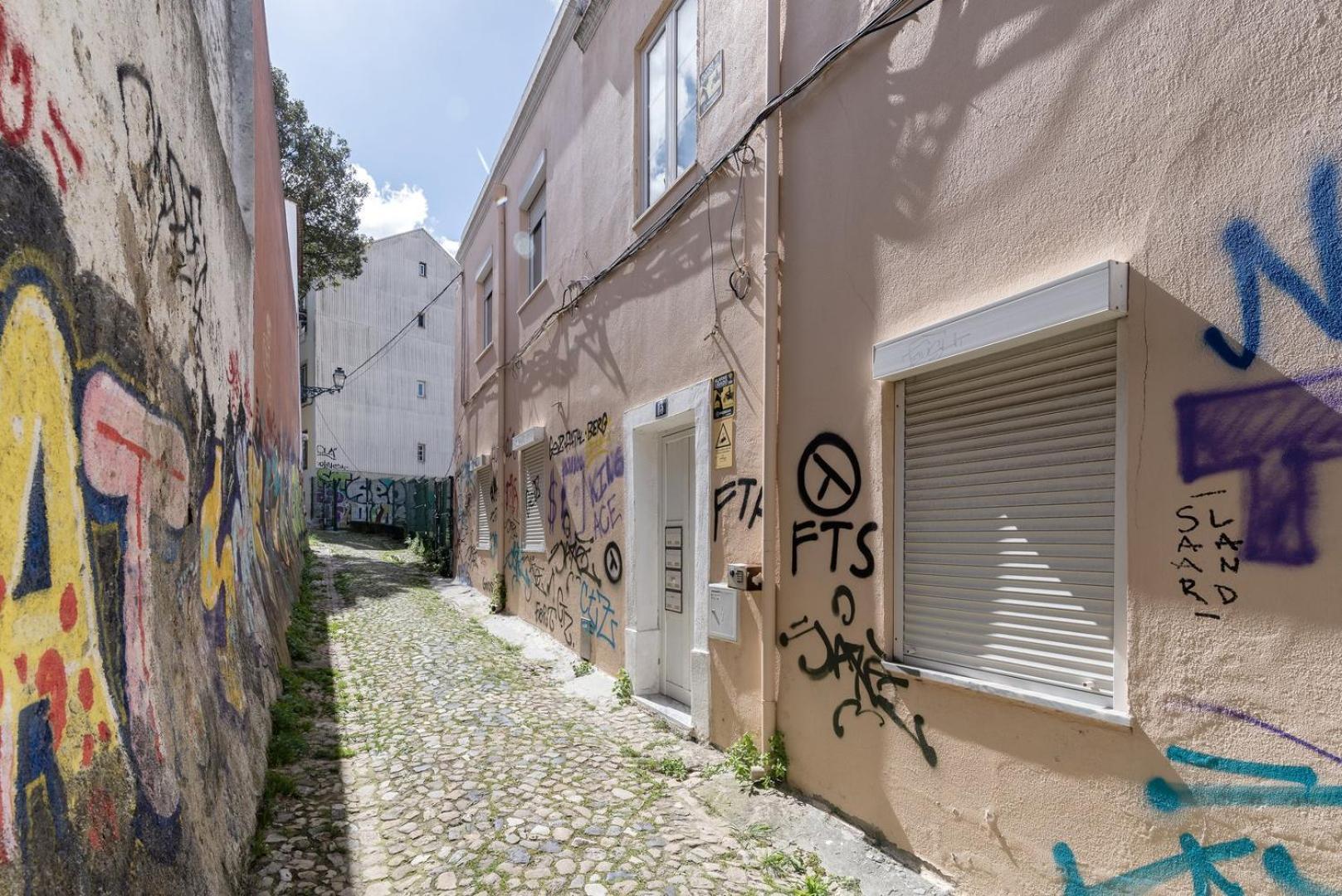 Ferienwohnung Guestready - Fantastic Rustic Duplex With Terrace Lisboa Exterior foto